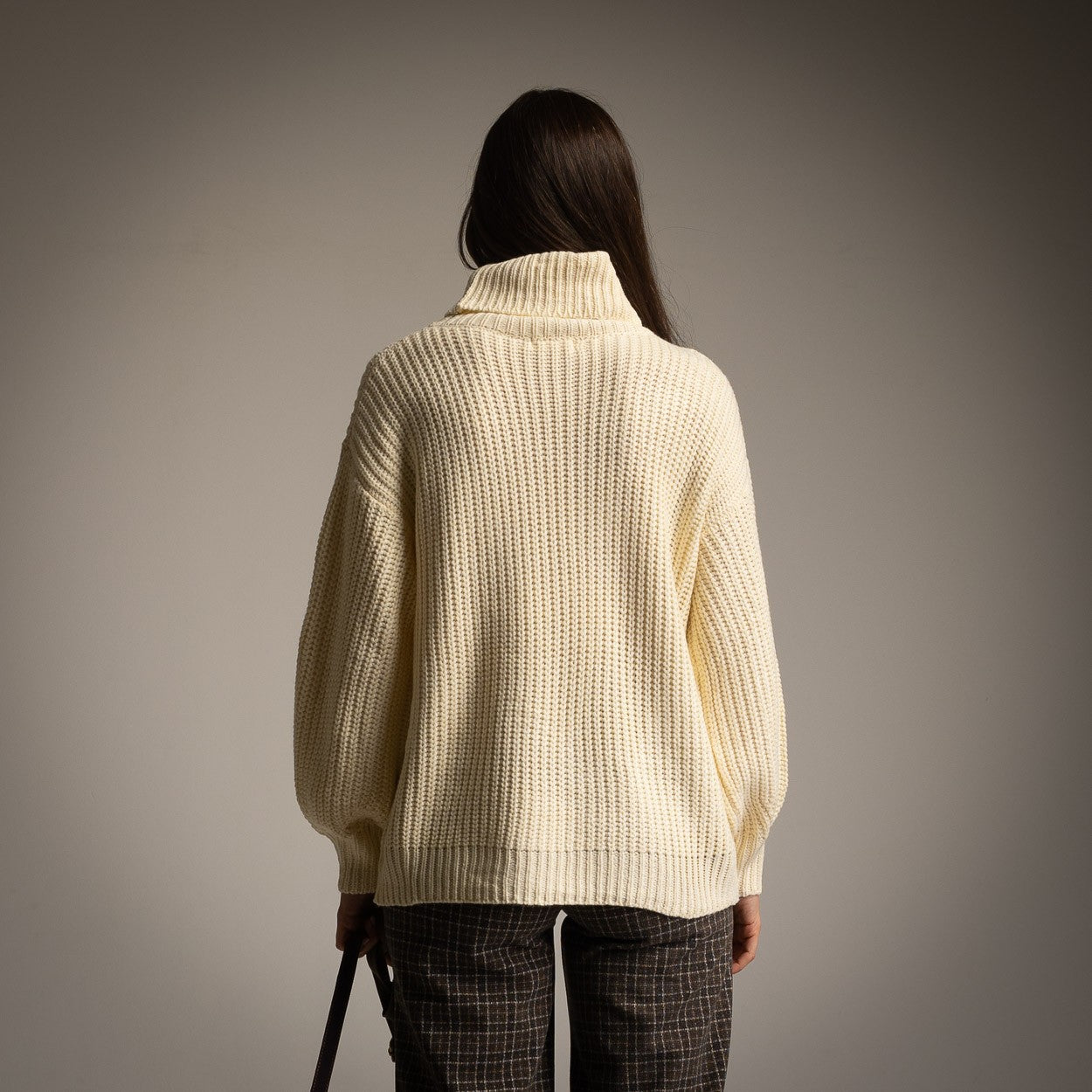HIGHNECK POCKET PULL BEIGE