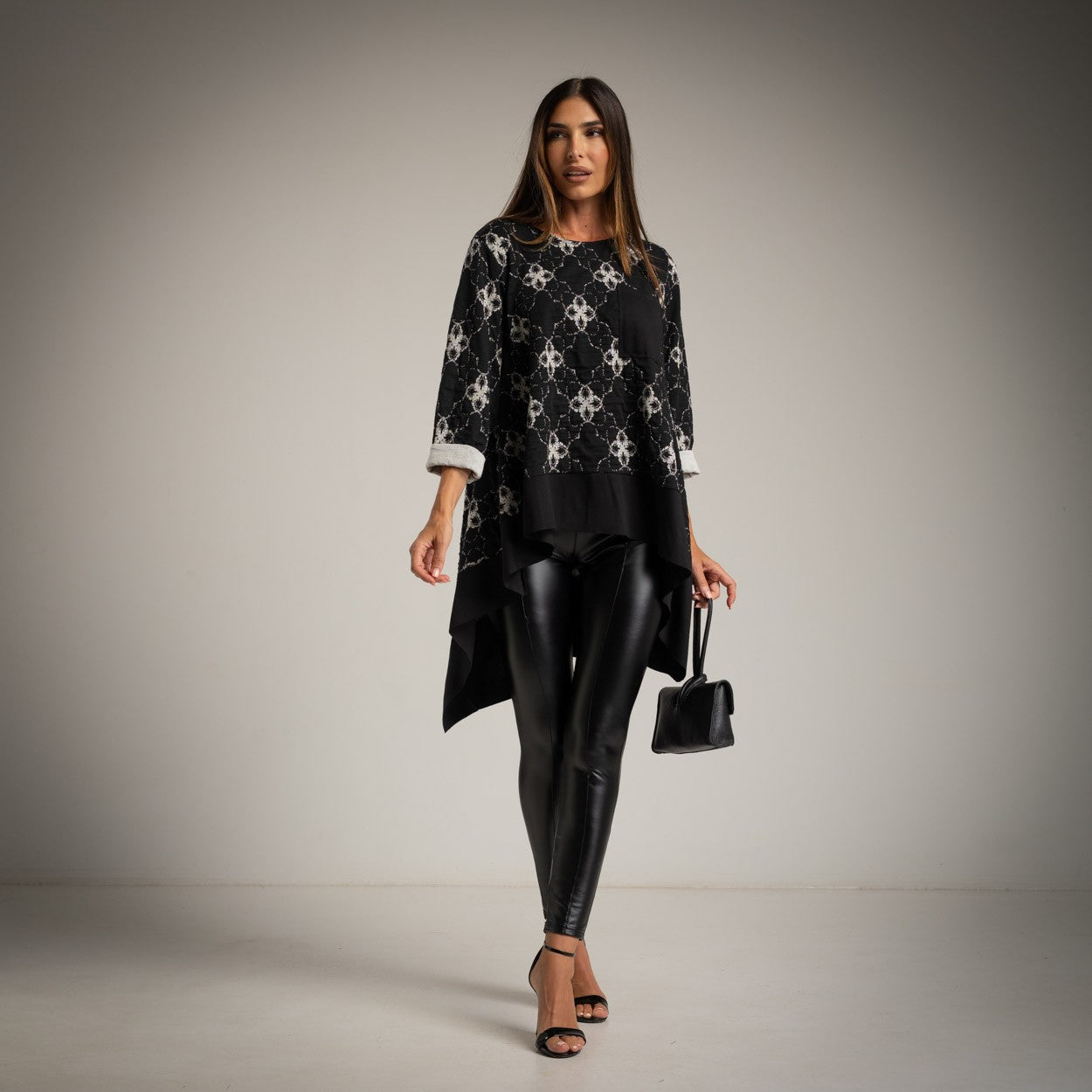 ALBA LONG PULL BLACK